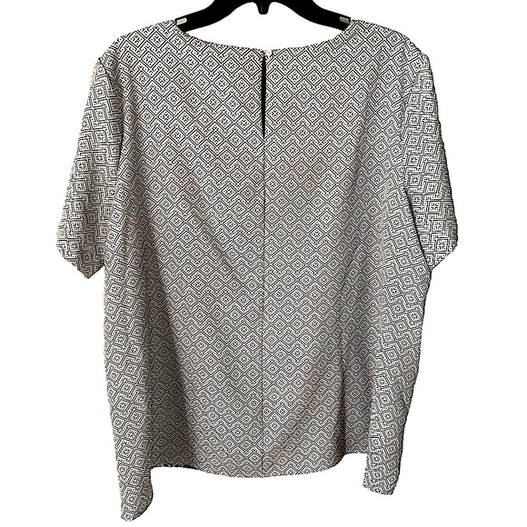 Fylo Tunic Top Geo Pattern Short Sleeves Sz XL - Picture 7 of 9